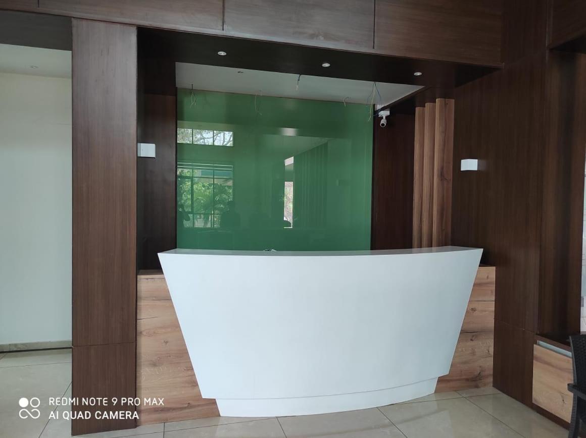 Hotel Shlok Kolhapur Ngoại thất bức ảnh
