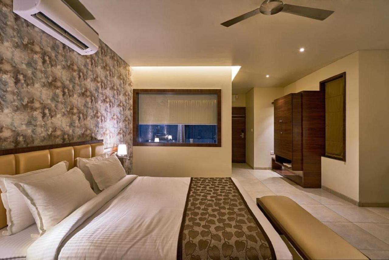Hotel Shlok Kolhapur Ngoại thất bức ảnh