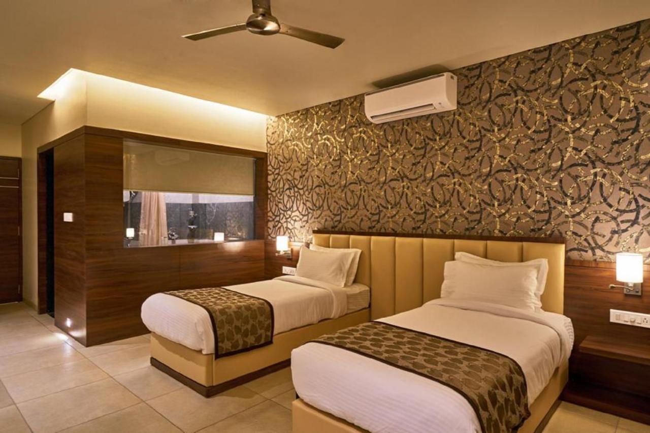 Hotel Shlok Kolhapur Ngoại thất bức ảnh